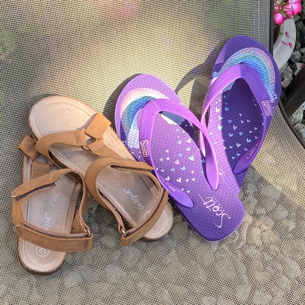 2pr. Gently Worn/Clean Sz-C/ 11-12 Cat& Jack Tan Sandals/Purple Scott Flip Flops - Picture 2 of 16
